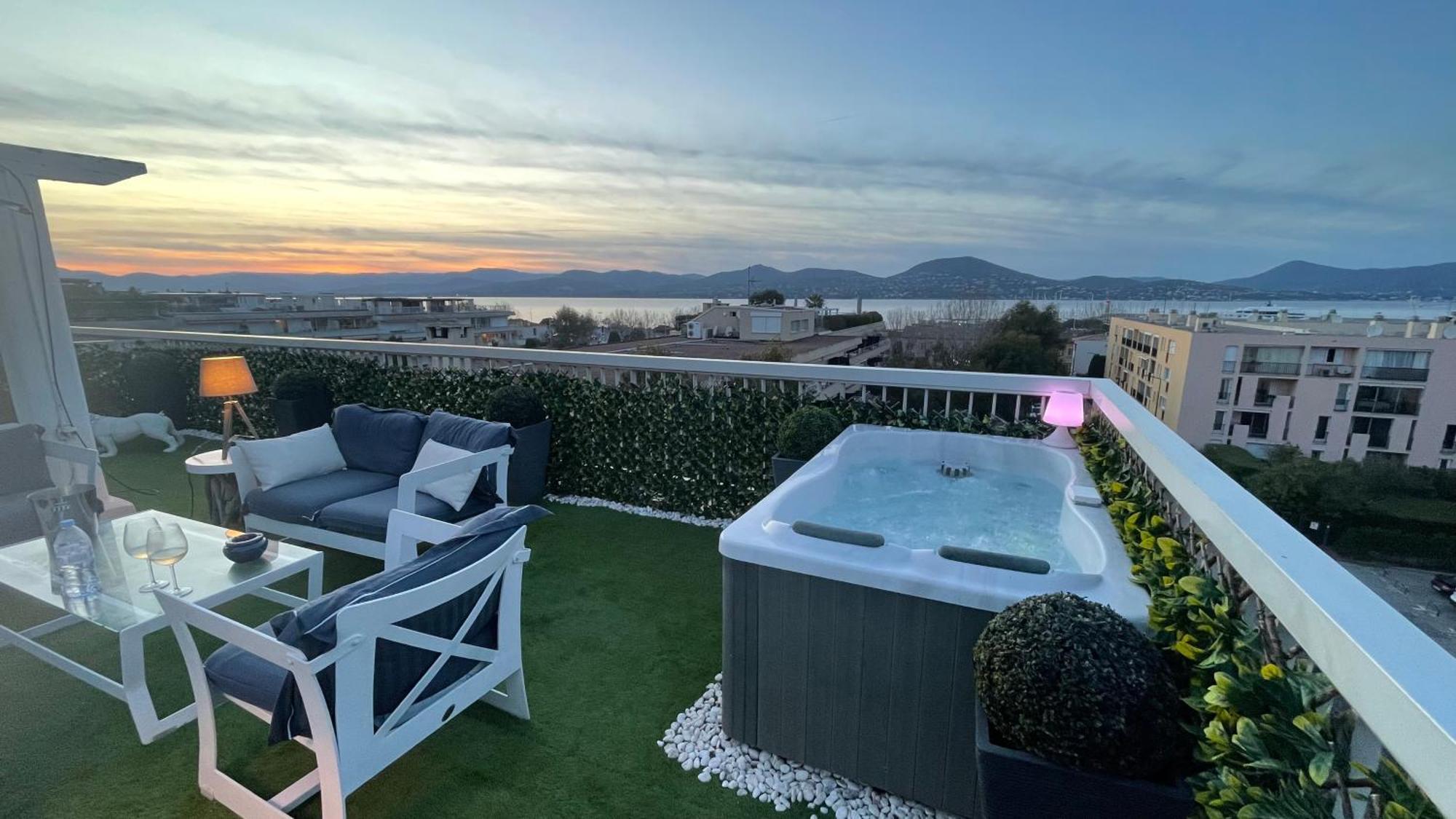 Saint Tropez Sea View Penthouseアパートメント エクステリア 写真